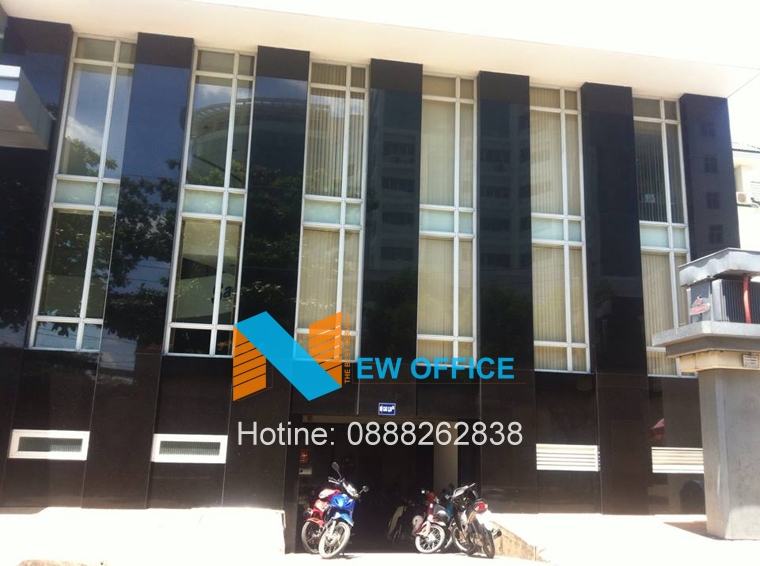 Tòa nhà Hoàng Triều Building nhìn tổng quan từ phía ngoài