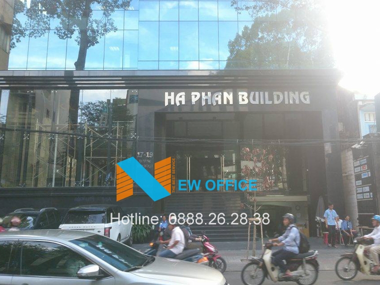 Mặt trước của tòa nhà HÀ PHAN BUILDING.
