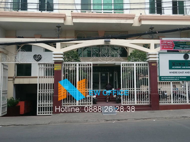 Không gian phía trước tòa nhà Kinh Luân Building quận Phú Nhuận.
