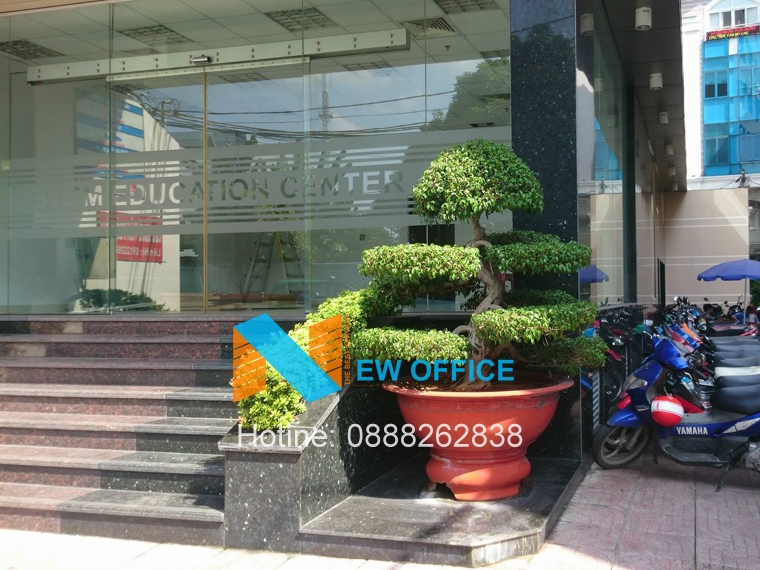 Tòa nhà Phan Thúc Duyện Building nhìn tổng quan từ phía ngoài