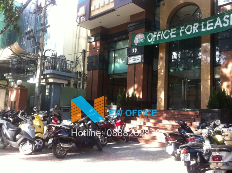 Phía trước tòa nhà Green Star Building