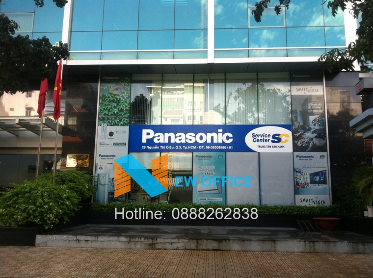 Phía trước tòa nhà Quinimex Building