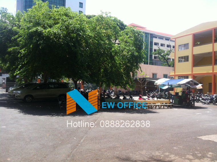 khu vực nút giao thông tòa nhà Cmard Building