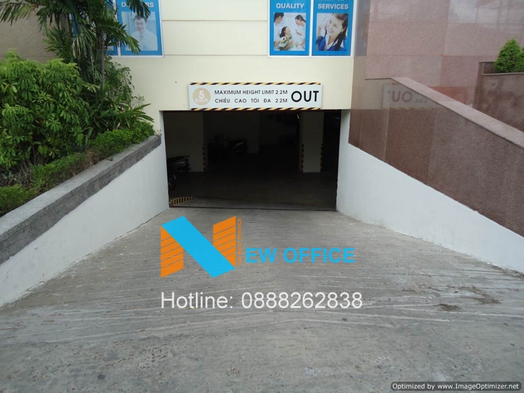 khu vực đi xuống tầng hầm tòa nhà City Light Building