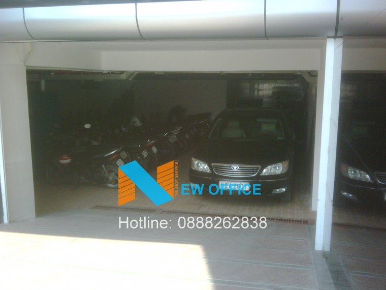 Hầm gửi xe tòa nhà EBM Building