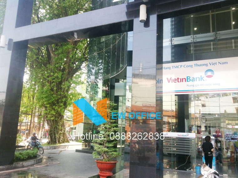 khu vực phía trước bước vào dại sảnh tòa nhà HMC Tower