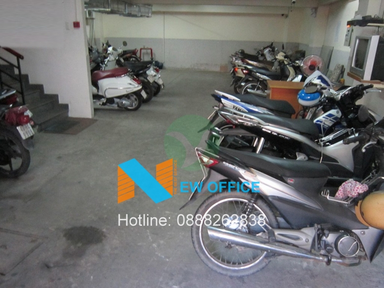 khu vực tầng hầm đậu xe tòa nhà Hyat Building