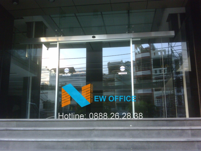 Lối vào văn phòng tại tòa nhà Hà Phan Building.