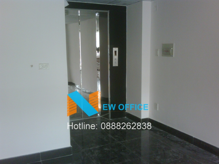 Thang máy tại tòa nhà IDD Building
