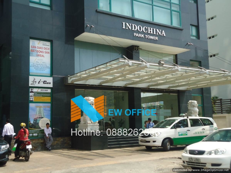 khu vực đậu xe trước sảnh tòa nhà Indochina Park Tower