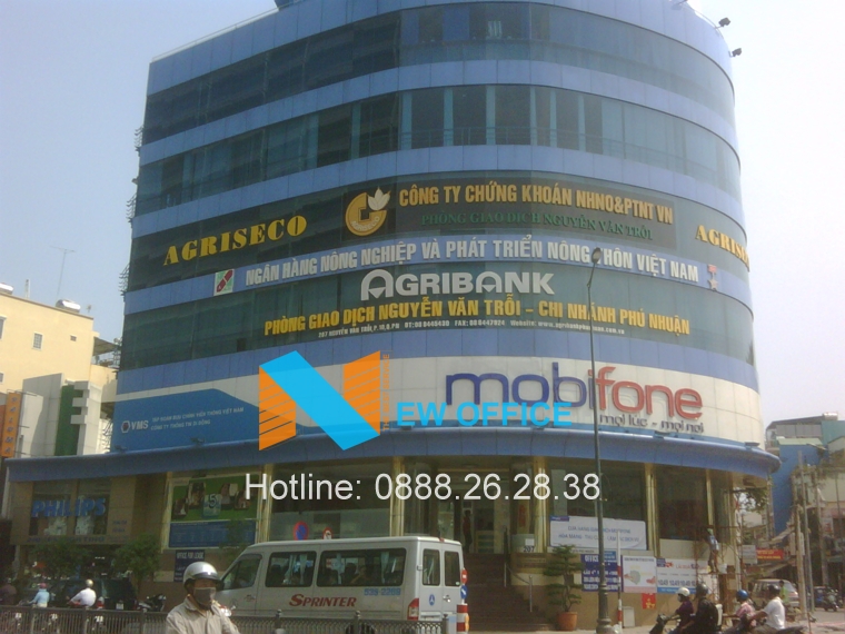 Tổng quan tòa nhà Lý An Building trên đường Nguyễn Văn Trổi quận Phú Nhuận.