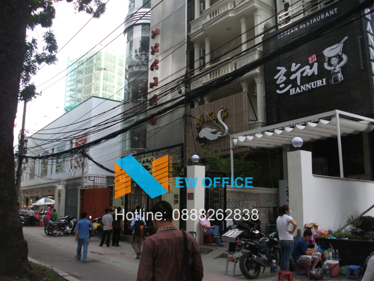 khu vực phía trước đậu xe tòa nhà LIM 1 Tower