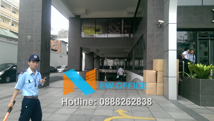 Lối đi vào tầng hầm tòa nhà Ree Tower