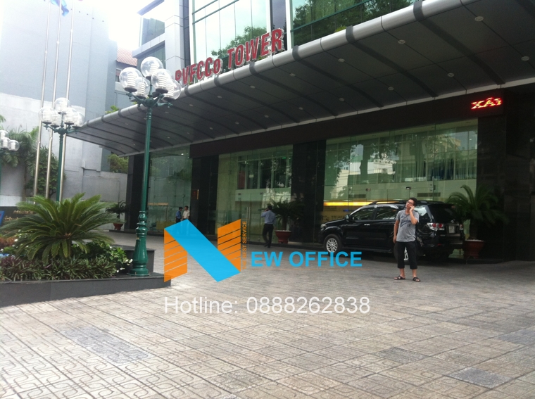 kh vưc phía trước bước vào sảnh tòa nhà PVFCCo Tower