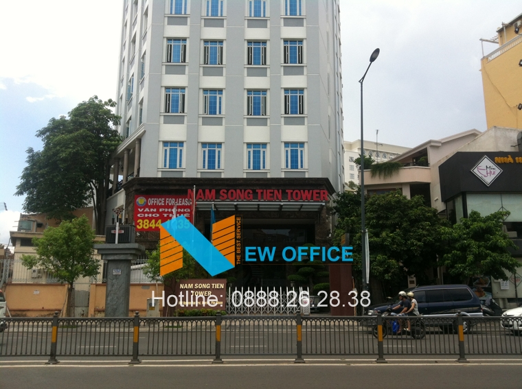 Khu vực phía trước của tòa nhà Nam Sông Tiền Tower.