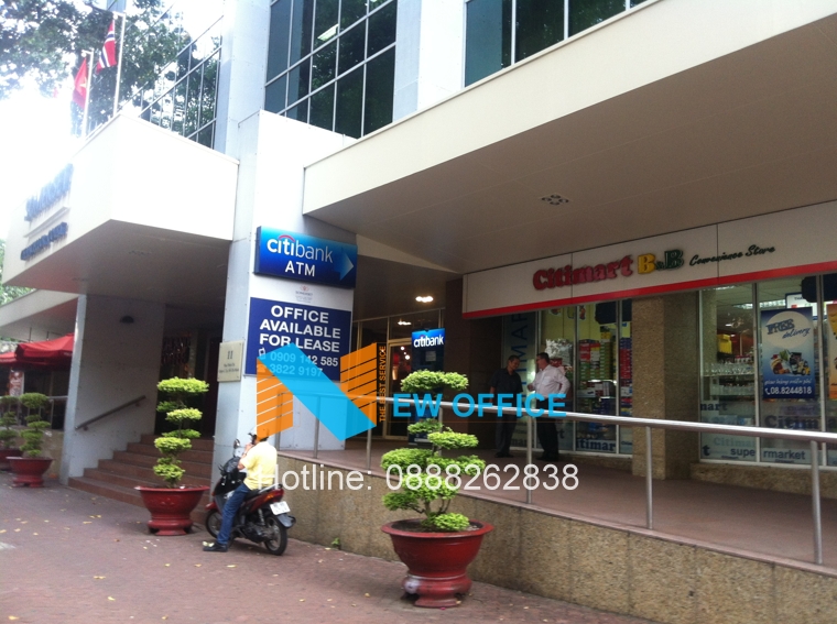 kh vưc phía trước bước vào sảnh tòa nhà Nguyễn Thị Minh Khai