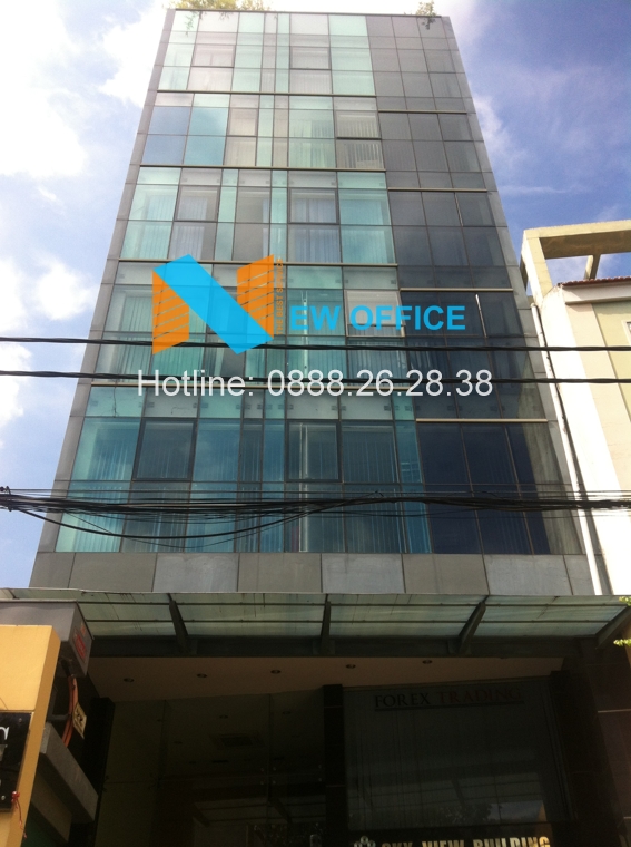 Phía trước tòa nhà Sky View Building.