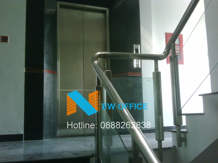 Thang máy tại tòa nhà Thanh Long Building