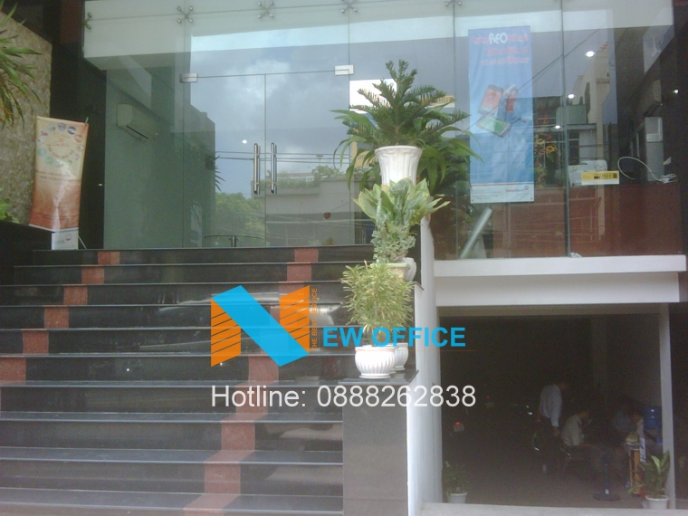 Lối vào tòa nhà Vạn Mỹ Building