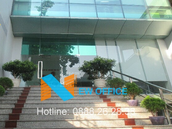 Lối đi vào văn phòng tại tòa nhà VMG Building.