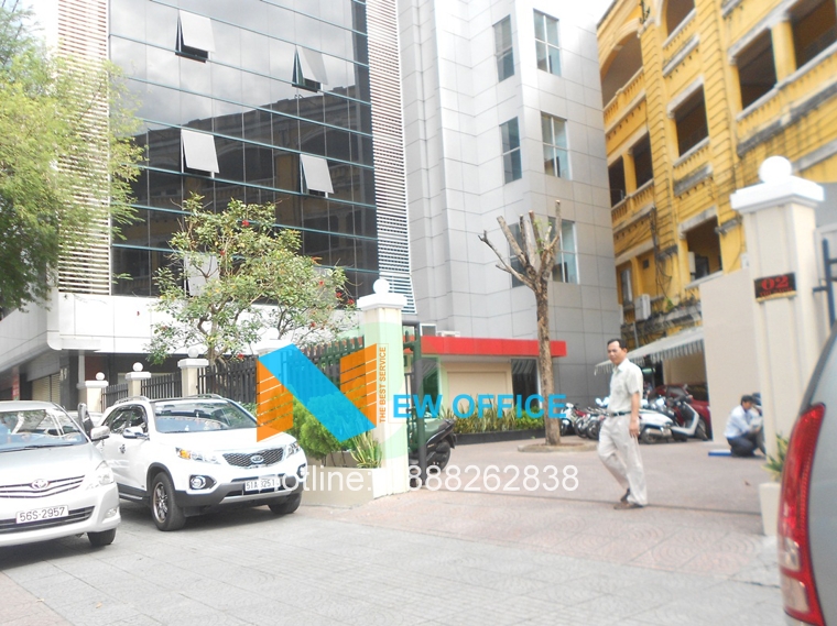 Giao thông tại tòa nhà Hoa Lâm Building