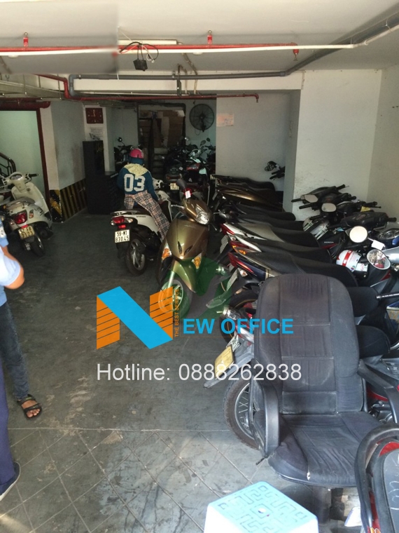 khu vực tầng hầm đậu xe tòa nhà Kim Xuân Gia Building