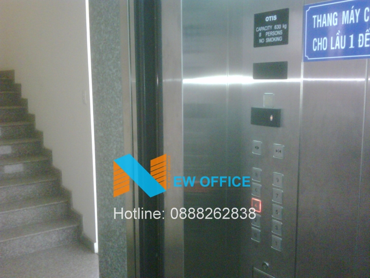 Thang máy tại tòa nhà Hoàng Minh Building