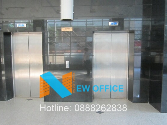 Thang máy tại tòa nhà Pax Sky Building