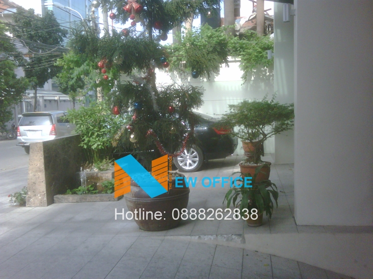 Phía trước tòa nhà DHouse Building