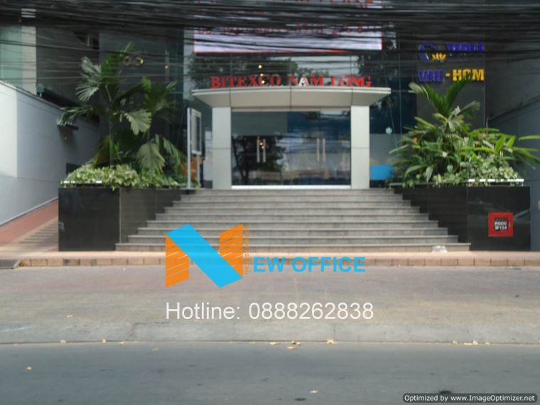 Phía trước tòa nhà Bitexco Nam Long Building