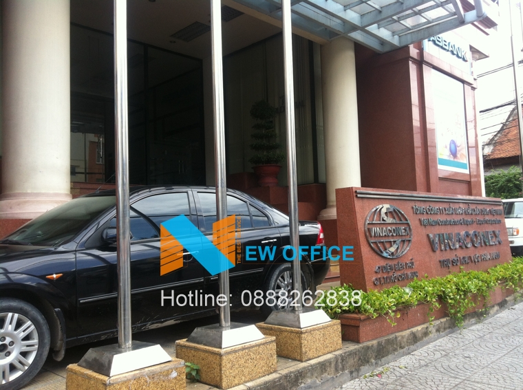 khu vực đậu xe trước sảnh tòa nhà VINACONEX Building